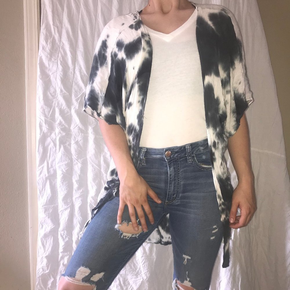 Black and White Tie Dye Charlotte Russe Kimono Lrg